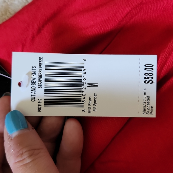 Super Soft Red V-neck 3/4 Sleeve - Picture 5 of 6